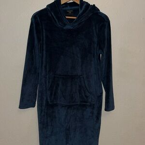 32* HEAT Sleepwear Plush Pullover With Hood